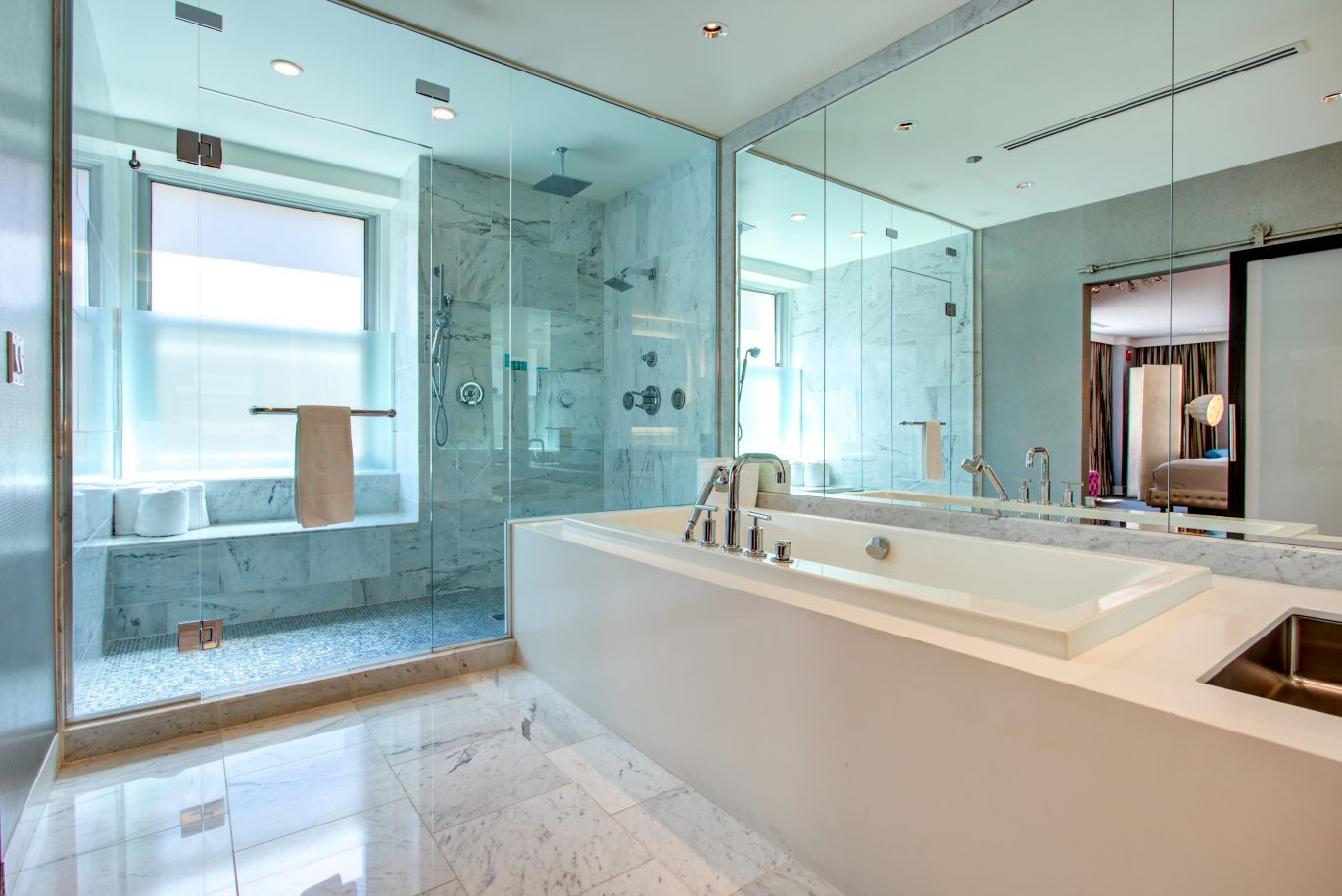 Extreme WOW Suite at the W Chicago-Lakeshore